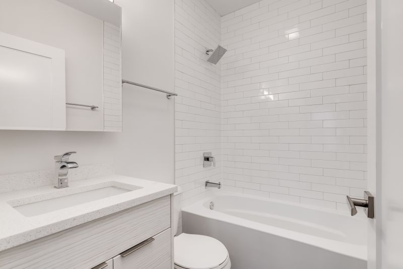 Best Bathtub Refinishing Contractors in Marysville, OH